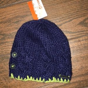 Cable knit Merrell sweater beanie